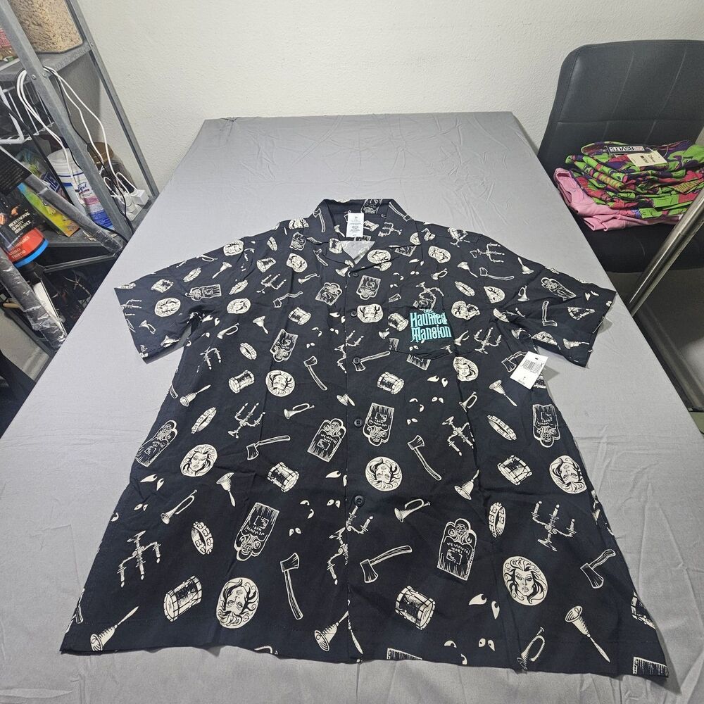 NWT Disney Parks 2024 The Haunted Mansion Madame Leota Button Down Shirt Size M